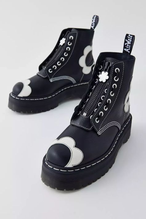 Dr Martens Sinclair, Jungle Boots, Milkshake Recipes, Funky Shoes, Shoe Inspo, Aesthetic Shoes, Swag Shoes, Boots Leather, Shoe Closet