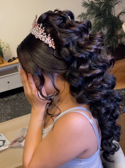 Half Up Half Down Quince Hair, Sweet 16 Hairstyles, Quince Hairstyles For Long Hair, Quinceanera Pink, Quinceanera Themes Dresses, Hair Quince, Hairstyles With Crown, Pink Quince, Blue Quince