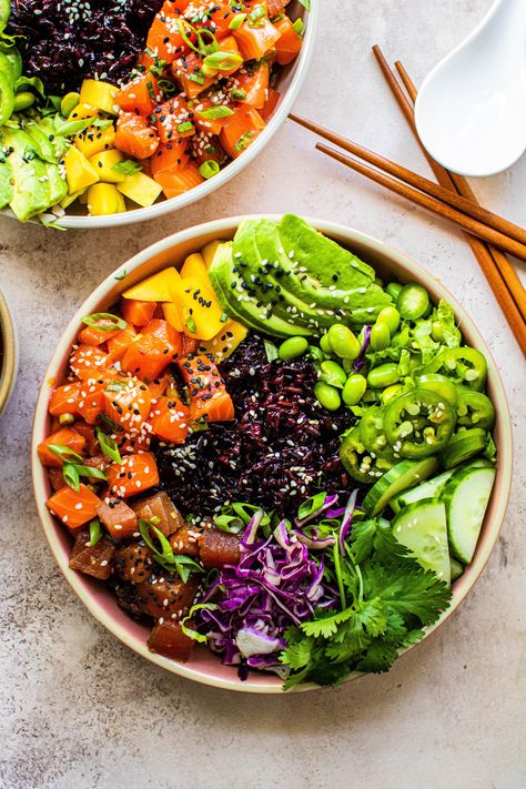 Poke Bowls Ideas, Poke Bowls At Home, Home Poke Bowl, Poke Bowl Receta, Poke Bowls Recipe, Poke Bowl Ideas, Poke Bowl Aesthetic, Poke Food, Poke Sushi