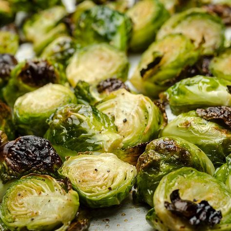 9 High-Protein Vegetables That Will Fill You Up Fast Best Roasted Brussel Sprouts, High Protein Vegetables, Side Dishes For Ham, Brussel Sprout Recipes Roasted, Roasted Sprouts, Hanukkah Food, Gluten Free Thanksgiving, Vegetables Recipes, Vegan Thanksgiving Recipes