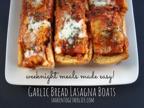 Lasagna Garlic Bread Boat, Lasagna Bread Boat, Lasagna Garlic Bread, Garlic Bread Lasagna, Lasagna Bread, Bread Lasagna, Lasagna Boats, Savory Dishes, Delish Recipes