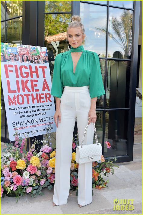 Compose elegante  Full Sized Photo of shannon watts book launch 24 | Photo 4308051 | Just Jared Book Launch Outfit, 90210 Naomi, Outfits Moodboard, Phil Of The Future, Dorinda Medley, Ashley Madekwe, Lyndsy Fonseca, Pose For A Photo, Annalynne Mccord