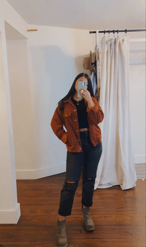 Orange Courdoroy Jacket, Fall Outfits Corduroy Jacket, Burnt Orange Jacket Outfit Fall, Rust Corduroy Jacket Outfit, Corduroy Shaket Jacket Outfit, Cordory Jacket Outfit Women, Curdoroy Jacket Outfits, Courdory Jacket Outfits, Coudroy Jacket Outfits