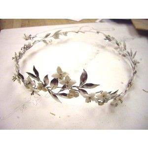 Lucy Pevensie's crown The Chronicles of Narnia. Narnia Lucy, Narnia Costumes, Lucy Pevensie, Chronicles Of Narnia, Tiaras And Crowns, Narnia, Flower Crown, Future Wedding, Jewelry Supplies