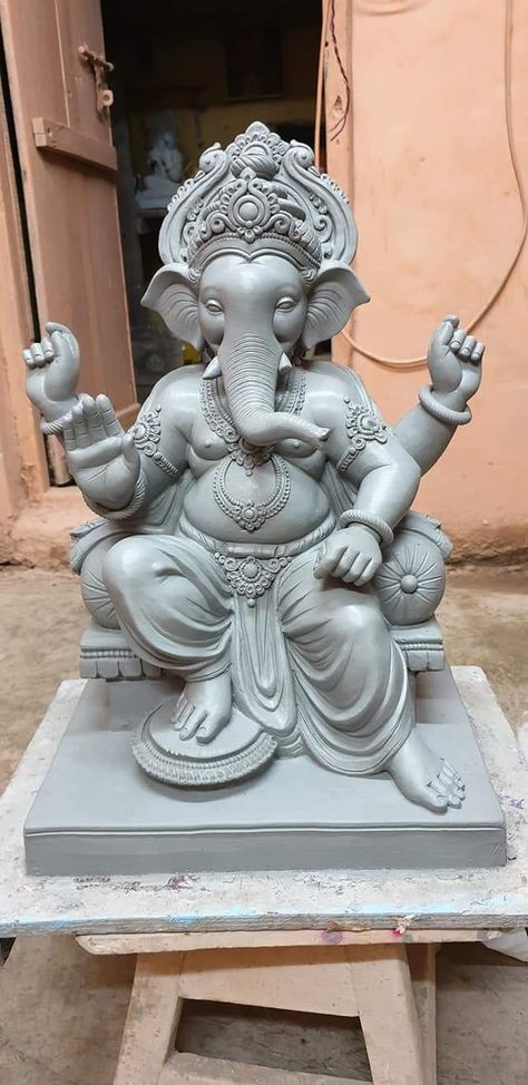 Mud Ganesha Idol, Ganesh Murti Making, Ganesha Idol Clay Making, Ganpati Clay Model, Ganpati Bappa Murti Design, Ganpati Murti Images, Mitti Ke Ganesh Ji, Ganesh Murti Clay, Ganesh Murti Images