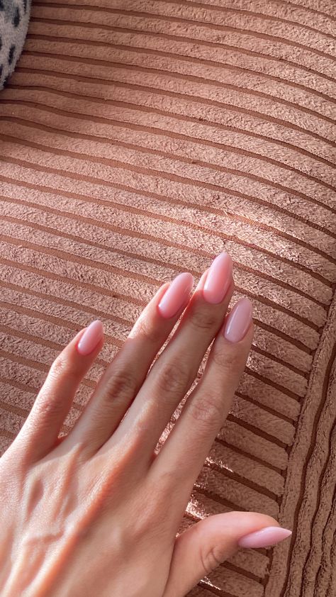 Pink Oval Nails, Maquillage On Fleek, Baby Pink Nails, Pink Gel Nails, Casual Nails, Her Nails, Pink Acrylic Nails, Pink Spring, Oval Nails