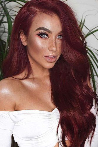 30 Hair Color, Red Hair Model, Hair Color Burgundy, Hair Color Shades, Long Red Hair, Hair Color For Women, Winter Hair Color, Burgundy Hair, Hair Shades