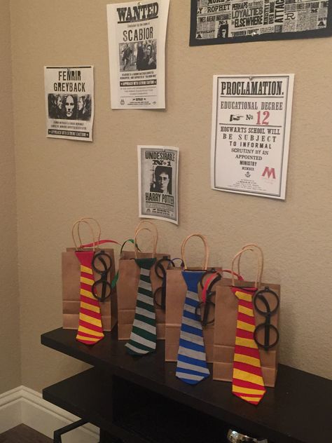 Harry Potter Birthday Goody Bags, Harry Potter Loot Bag Ideas, Harry Potter Party Bag Ideas, Harry Potter Gift Bags, Harry Potter Party Bags, Harry Potter Goodie Bags, Harry Potter Birthday Favors, Harry Potter Bachelorette Party, Harry Potter Bachelorette