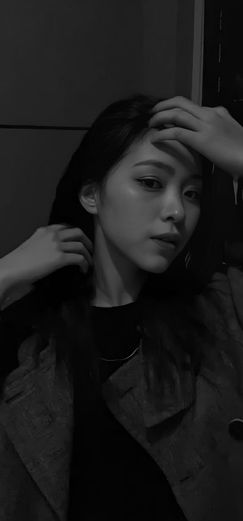 itzy ryujin wallpaper Itzy Ryujin Wallpaper, Ryujin Wallpaper, Itzy Ryujin, Wallpaper Black, Dark Wallpaper, Dark Aesthetic, Quick Saves, Black