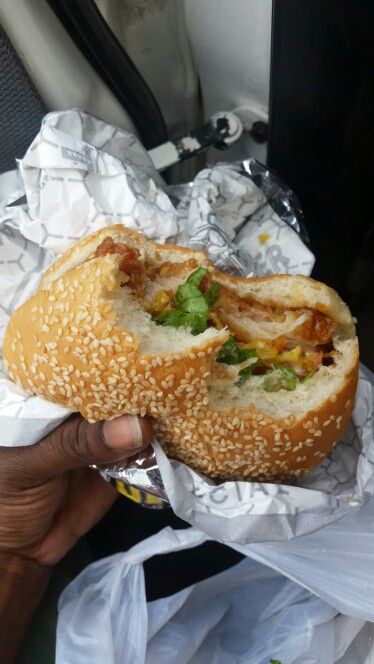 KFC bbq zinger burger with cheese Jamaican Kfc, Jamaica Lifestyle, Zinger Burger, Island Gyal, Jamaica Food, Jamaican Food, Scrumptious Food, Jamaican Culture, Caribbean Food