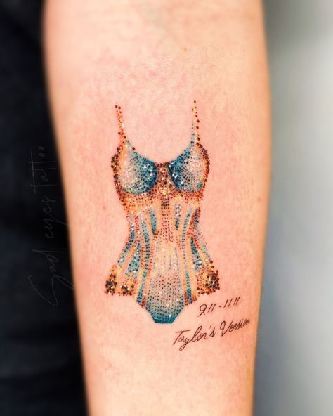 Taylor Swift Tattoo, Selena And Taylor, Fan Tattoo, Taylor Swift Party, Taylor Swift Birthday, Taylor Swift Fan Club, Body Suit Tattoo, Beautiful Tattoo, Estilo Taylor Swift