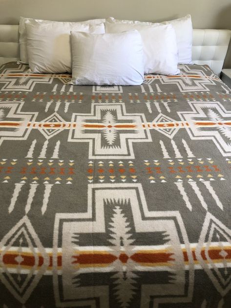 Western Comforter Sets, Beacon Blanket, Western Bedroom Decor, Western Bedroom, Native American Design, Unique Fall, Southwestern Design, Woven Throw Blanket, Brown Pillows