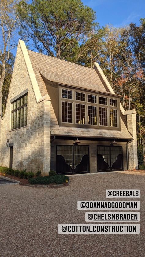 Carriage House Garage, Garage Guest House, Carriage House Plans, Carriage Doors, Large House, Residential Architect, House Building, Garage Design, Building Ideas