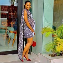 Daily Style Inspiration (@fashionjunkie9ja) • Instagram photos and videos Ankara Maternity, African Maternity, African Maternity Dresses, Baby Bump Style, Dresses For Pregnant Women, Ankara Gown Styles, Stylish Maternity Outfits, Bump Style, African Print Dresses