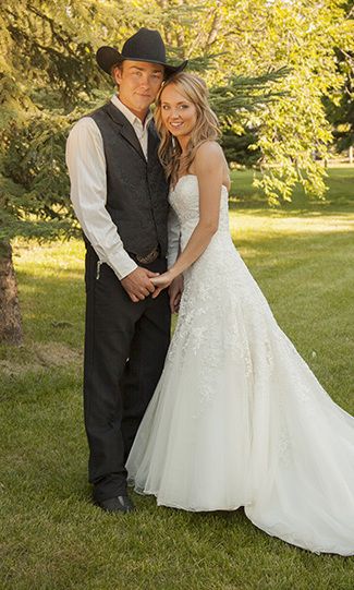 Heartland actress Amber Marshall's rustic ranch wedding Amber Marshall Wedding, Heartland Actors, Rustic Ranch Wedding, Amy Fleming, Horse Whisperer, Heartland Amy, Heartland Ranch, Heartland Seasons, Heartland Tv Show