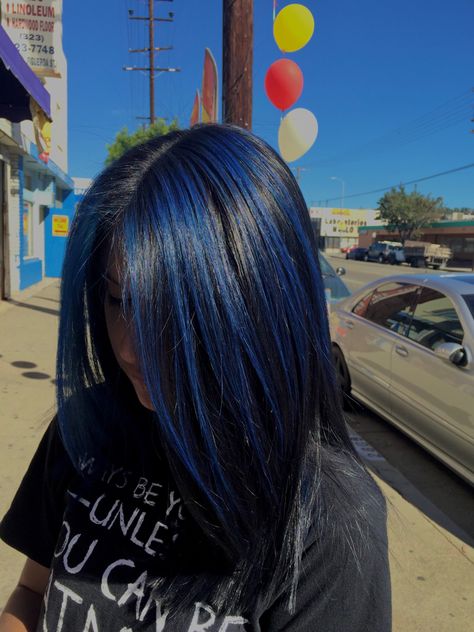 Blue Hair Streaks, Blue Brown Hair, Midnight Blue Hair, Blue Hair Highlights, Dyed Hair Blue, Blue Black Hair, Dark Blue Hair, Hair Color Underneath, Red Hair Inspo