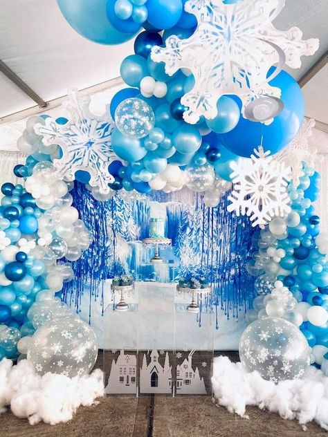 Winter Wonderland Birthday Party on Pretty My Party Friday Themes, Winter Wonderland Balloons, Winter Wonderland Birthday Party Ideas, Winter Wonderland Party Theme, Winter Wonderland Birthday Party, Ice Cream Party Theme, Wonderland Birthday Party, Coachella Party, Frozen Birthday Theme