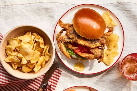 Cornmeal-Crusted Soft-Shell Crab Sandwiches Crab Sandwiches, Homemade Corndogs, Crab Sandwich, Soft Shell Crab, Tomato Sandwich, Spicy Mayo, Tea Sandwiches, Burger Buns, Fresh Chives