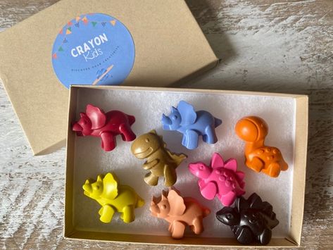 Dinosaur Shapes, Dinosaur Crayons, Childrens Party Bags, Making Crayons, Crayon Crafts, A Birthday Present, Kraft Boxes, Kids Discover, Childrens Party