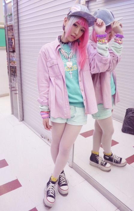 fairy kei Harajuku Outfit, Fairy Kei Fashion, Estilo Harajuku, Harajuku Fashion Street, Kei Fashion, Harajuku Girls, Pastel Goth Fashion, Pastel Fashion