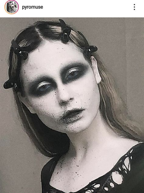 Victorian Ghost Makeup, Scary Ghost Makeup, Ghost Makeup Pretty, Uncanny Valley Makeup, Ghostly Makeup, Ghost Makeup, Futuristic Makeup, Theatre Makeup, Avant Garde Makeup