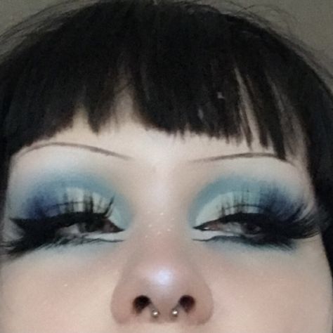 Teal Goth Makeup, Gothic Blue Makeup, Blue Alternative Makeup, Goth Blue Eyeshadow, Blue Goth Aesthetic, Blue Goth Makeup, Exotic Makeup, Goth Eye Makeup, Scene Makeup