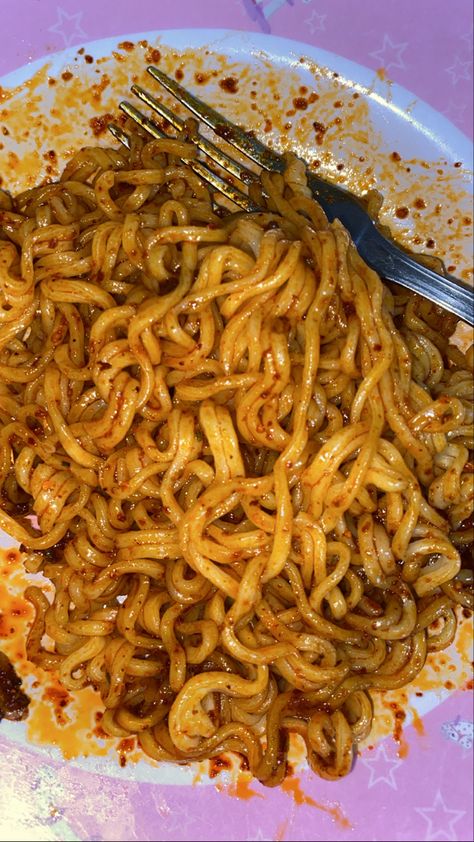 Noodles Pic, Noodles Snap, Chai Pani, Messy Food, Foodie Instagram, Food Vids, Indian Snacks, Snap Food, Instagram Food