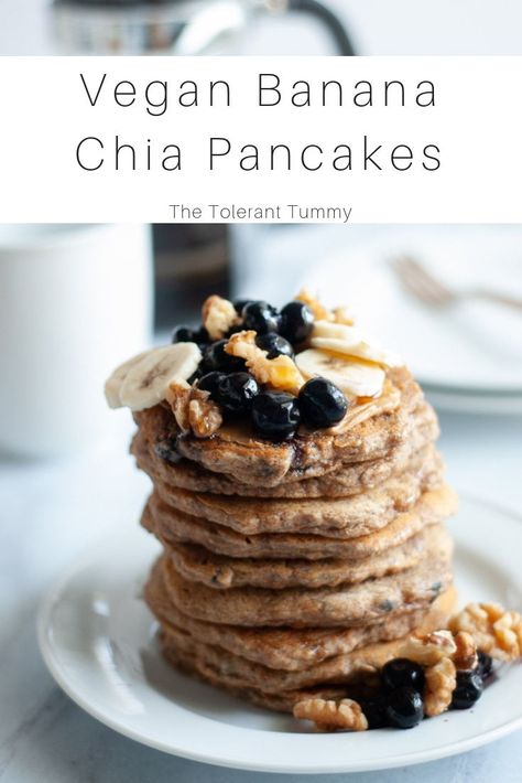 Low Calorie Vegan Breakfast, Banana Chia Pancakes, Chia Pancakes, Banana Pancakes Vegan Easy, Vegan Oat Pancakes No Banana, Plant Based Protein Pancakes, Healthy Vegan Protein Pancakes, Pancake Banane, Vegan Banana Protein Pancakes