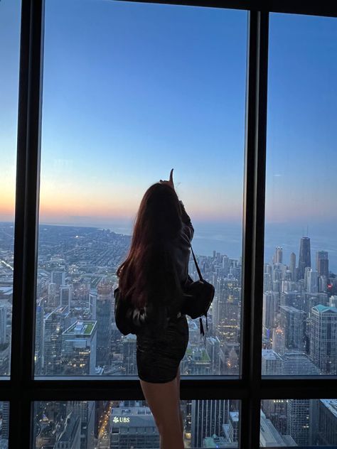 Chicago Girls, Chicago Aesthetic, Chi Town, Post Grad, City College, Chicago Photos, Aesthetic Aesthetic, 2024 Vision, College Life