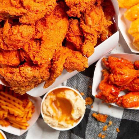 My heart always quickens when I think of fried chicken! Grab a bite from Krispy Krunchy Chicken - San Diego, CA 📸: Krispy Krunchy Chicken #halalrun #eathalal #halalfood Krispy Krunchy Chicken, Small Convenience Store, Quick Service Restaurant, Halal Recipes, Fast Growing, Tater Tot, Fried Chicken, Chicken Wings, My Heart