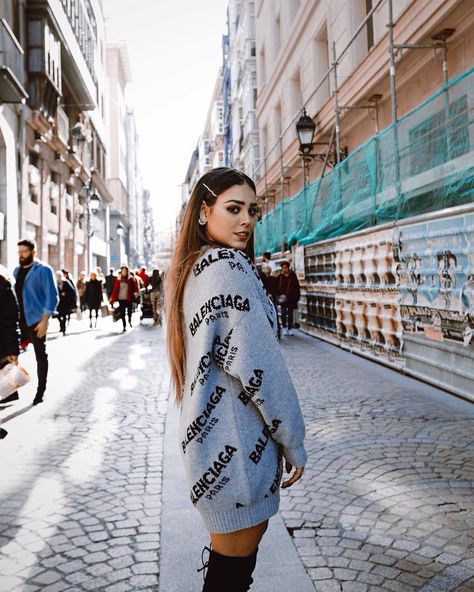 Danna Paola cambió 6 veces de outfit en menos de 48 horas Paola Style, Elite Cast, Girl Crushes, Outfit Casual, Tshirt Dress, Cool Girl, Beautiful People, Girl Fashion, A Woman