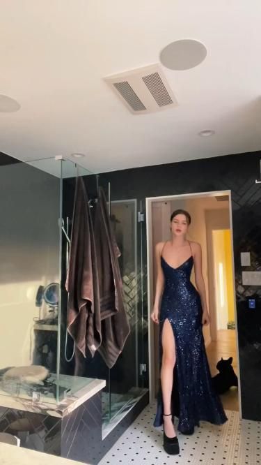 Blue Prom Dresses Short, Matric Dress, Looks Kate Middleton, Prom Dress Inspo, Matric Dance, Blue Prom Dresses, Gorgeous Prom Dresses, Classy Prom Dresses, Stunning Prom Dresses