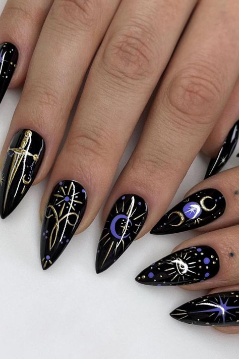 Diy Valentine's Nails, Nails Biab, Stiletto Nails Short, Witch Nails, New Years Eve Nails, Witchy Nails, Romantic Nails, Green Nail Designs, Gothic Nails