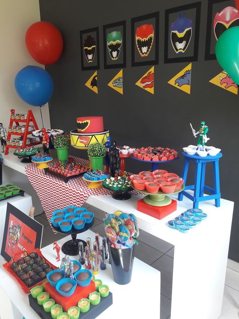 Power Rangers Birthday Party Ideas, Power Rangers Dino Charge Birthday, Power Rangers Birthday Cake, Power Rangers Theme, Festa Power Rangers, Power Ranger Cake, Power Ranger Birthday Party, Power Ranger Party, 14th Birthday Cakes