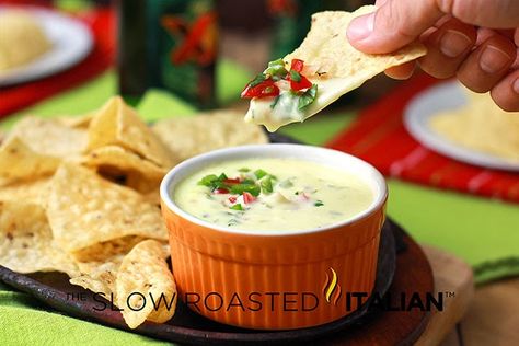 How to Host a Stress-Free Holiday Party Applebees Queso Blanco Dip, Copycat Applebees, Queso Blanco Recipe, Applebees Recipes, Applebees Copycat Recipes, White Cheese Dip, Spicy Queso, Texas Roadhouse Rolls, Vegetable Salads