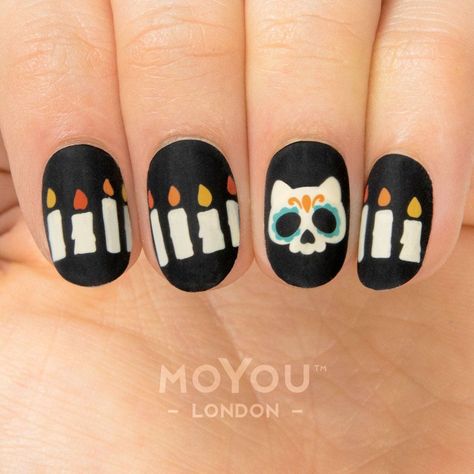 Gelish Halloween, Dia De Los Muertos Nail Ideas, Catrina Nails, Day Of The Dead Nails, Sugar Skull Nails, Fun Halloween Nails, Stamping Nail Polish, Nail Art Halloween, Skull Nails