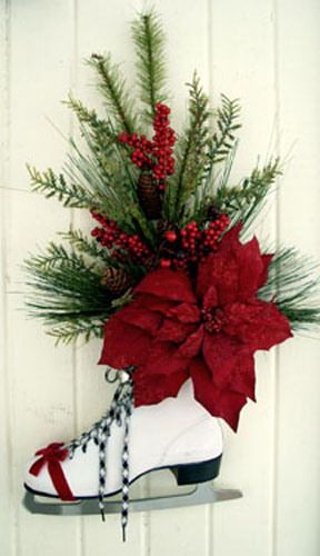 8 Beautiful Poinsettia Arrangements – Home and Garden Old Ice Skates, Natal Country, Winter Planters, Horse Wreaths, Christmas Branches, Front Door Christmas Decorations, Ice Skates, Christmas Door Decorations, Noel Christmas