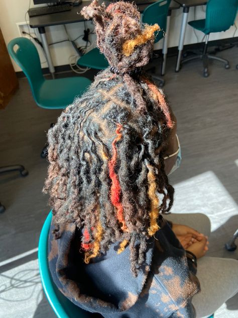 Dreadlock Aesthetic, Dreads Dyed, Dyed Dreadlocks, Color Dreads, Braided Locs, Dread Designs, Dread Ideas, Loc Colors, Dyed Dreads