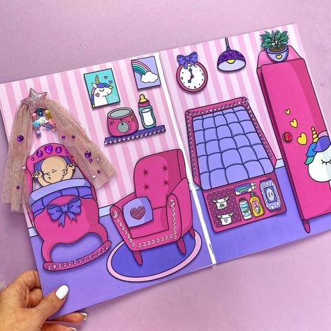 Paper Dolls 👗 on Instagram: “Free printable (download link in bio) 😘😘😘😘 #paperdolls #papercrafts #freeprintable #templates #gamesforkids #actividadesparaniños…” Diy Paper Dolls, Diamond Dolls, House Journal, Diy Quiet Books, Paper Doll House, Download Printables, Paper Doll, Quiet Book, Diy Paper