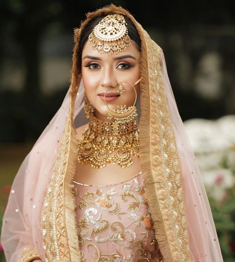 Pastel Pink Outfit, Tikka Designs, Bridal Jewellery Inspiration, Bridal Party Outfit, Indian Bride Outfits, Punjabi Bride, Simple Gowns, Indian Bridal Dress, Bridal Dress Fashion