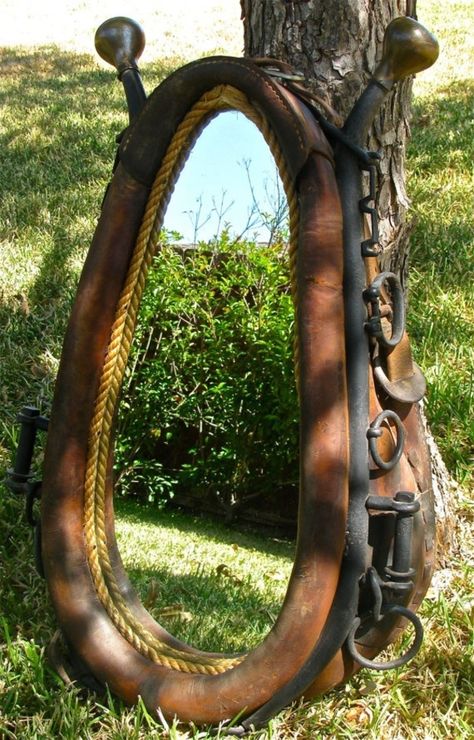 Horse Harness Mirror. Need one for my future house! Horse Harness Decor, Horse Room, Horse Harness, Western Crafts, Western Rustic, Equestrian Decor, Horse Crafts, Western Furniture, Western Homes