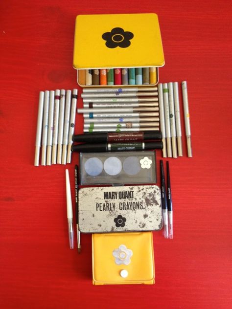 Vintage Mary Quant Makeup - Crayons, Pencils, Powde Eyeshadows and Brushes Mary Quant 60s Fashion, Mary Quant Fashion, 1960s Advertising, 60s Mod Fashion, Vintage Corner, Makeup Ads, Retro Makeup, Mary Quant, Memory Board