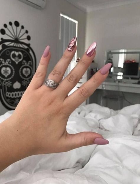 Rose gold nails Unghie Sfumate, Rose Gold Nails, Chrome Nails, Gold Nails, Gorgeous Nails, Love Nails, Acrylic Nail Designs, Nude Nails, Trendy Nails