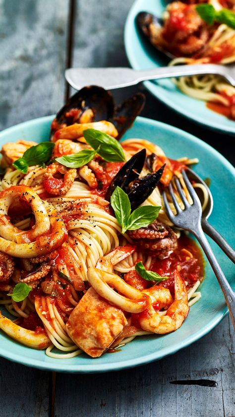 A classic, easy seafood pasta made using a mix of fresh seafood tossed through a simple, tasty tomato sauce. Holiday Seafood Recipes, Spaghetti Marinara, Pesto Pasta Bake, Mixed Seafood Recipe, Seafood Pasta Dishes, Seafood Salad Pasta, Marinara Recipe, Seafood Mix, Easy Seafood