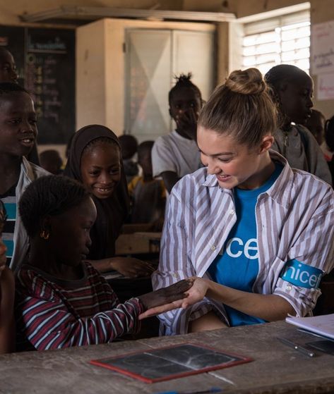 Unicef Volunteer Aesthetic, Unicef Aesthetic, Charity Work Aesthetic, Humanitarian Aesthetic, Volunteer Work Aesthetic, Unicef Volunteer, Heal Your Soul, Studera Motivation, Christmas Posts