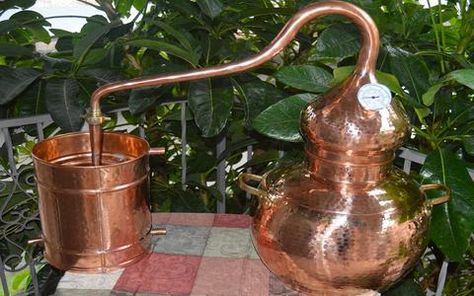 Moonshine Still Plans, Copper Moonshine Still, Home Distilling, Distilling Equipment, Distilling Alcohol, How To Make Moonshine, Whiskey Still, Moonshine Still, Copper Still