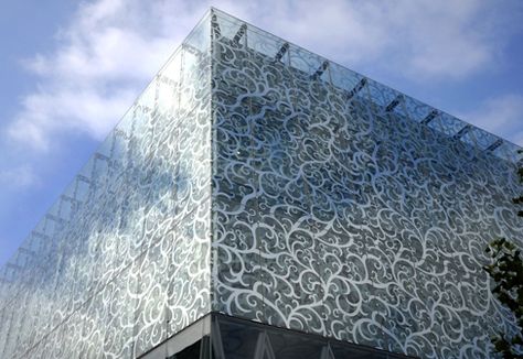 "John Lewis" department store in the British town of Leicester Commercial Facade, Fritted Glass, Facade Pattern, Ceramic Pattern, Glass Facade, Building Skin, Glass Frit, Glass Curtain Wall, Architects Office