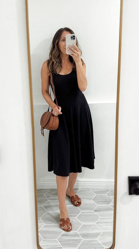 Outfits lately and new chic Birkenstocks Trip Outfit Summer, Professional Dress, Classic Style Outfits, Summer Trends Outfits, New Chic, Vintage Inspired Dresses, Fashion 2024, Professional Dresses, Black Midi