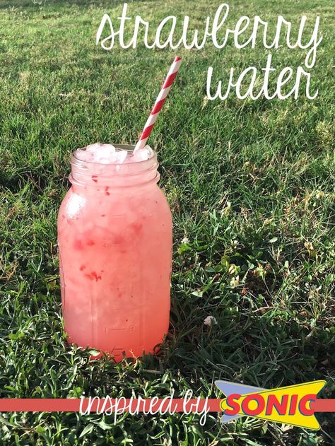 Strawberry Water {inspired by Sonic} | theVeggieGirl.com Sonic Water, Sonic Drinks, Banana Water, Limeade Recipe, Peach Water, Strawberry Water, Flavored Water Recipes, Kids Juice, New Drink