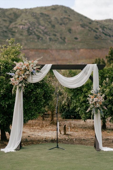 Wooden Wedding Arch, Simple Wedding Arch, Wooden Wedding Arches, Wedding Arches Outdoors, Wedding Archway, Arch Ideas, Floral Arch Wedding, Enchanting Wedding, Wedding Ceremony Arch